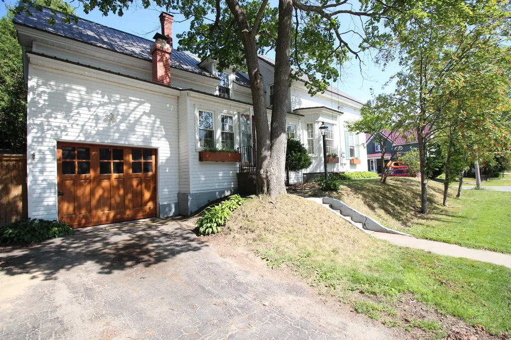 75 Oak Street Old Town ME 04468