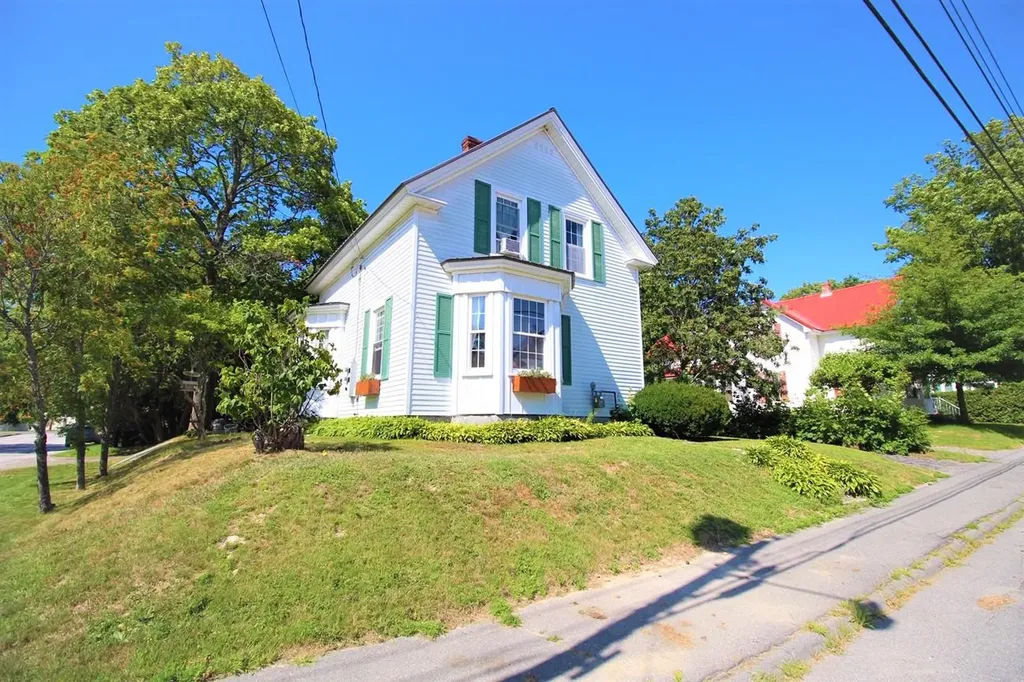 75 Oak Street Old Town ME 04468