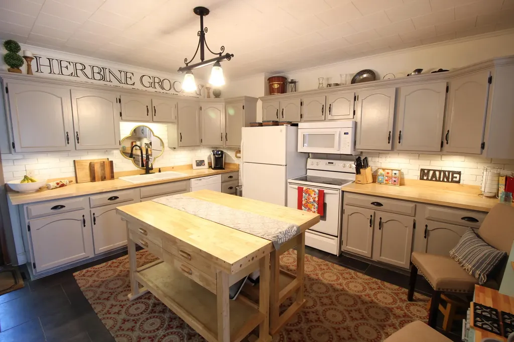 75 Oak Street Old Town ME 04468
