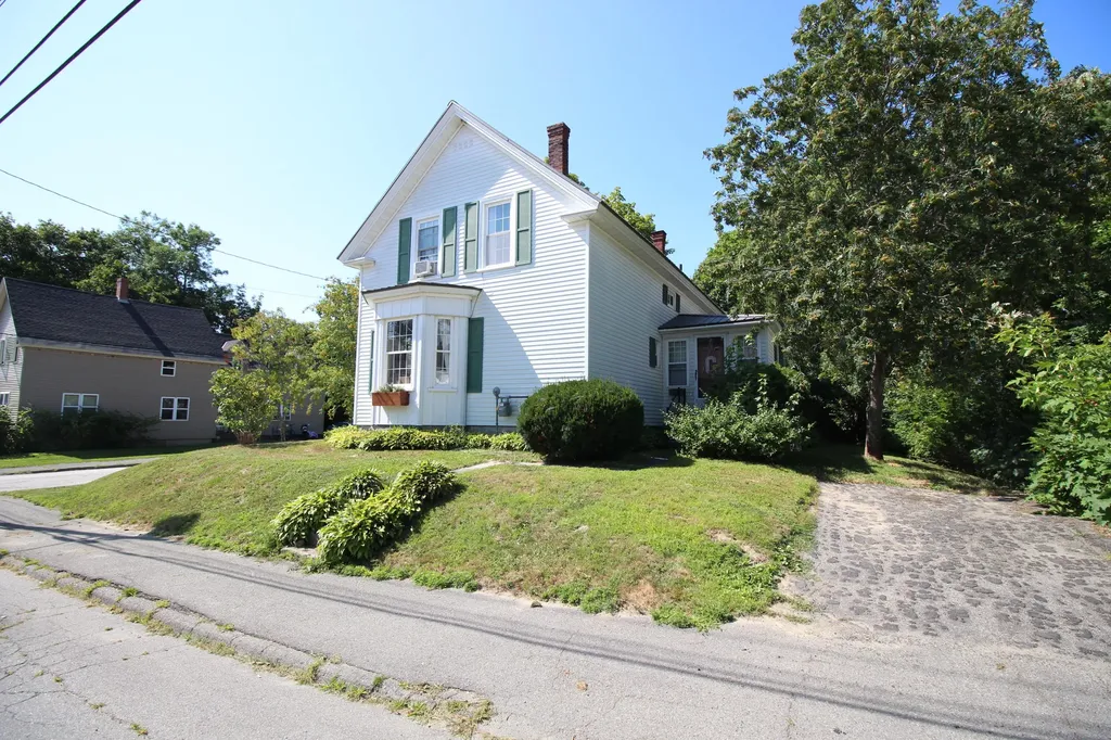 75 Oak Street Old Town ME 04468