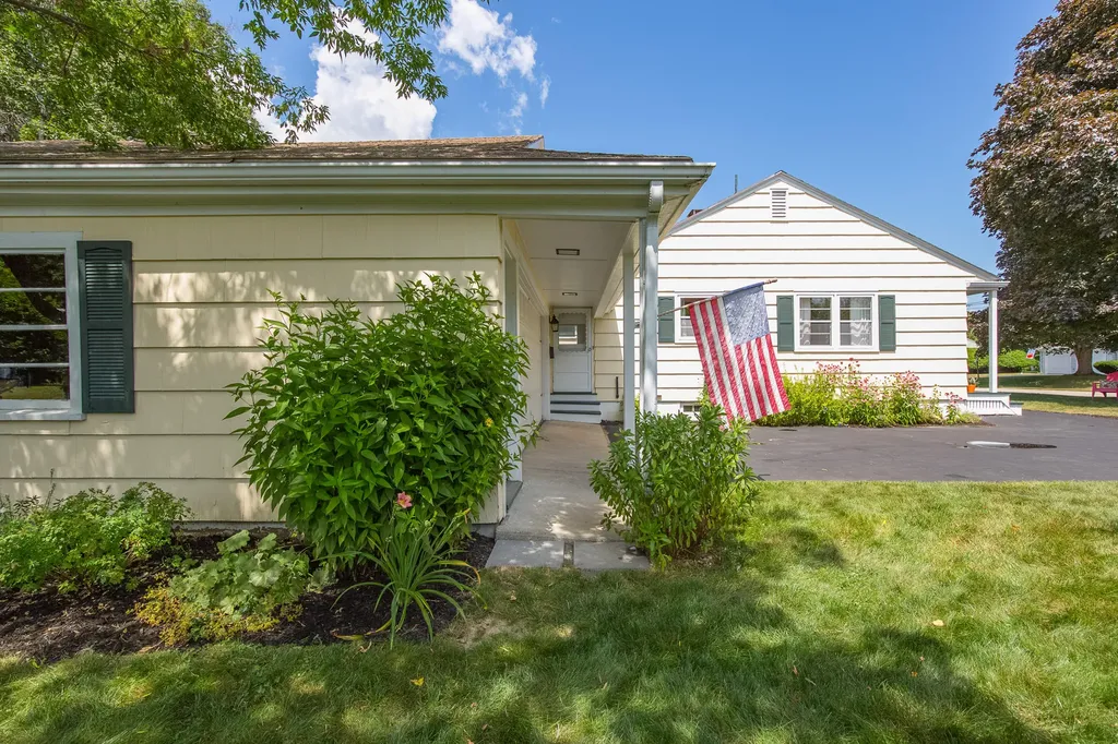 7 Park Lane Gorham ME 04038