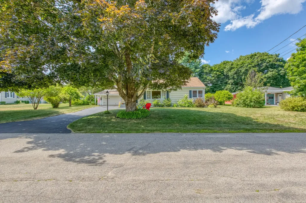 7 Park Lane Gorham ME 04038