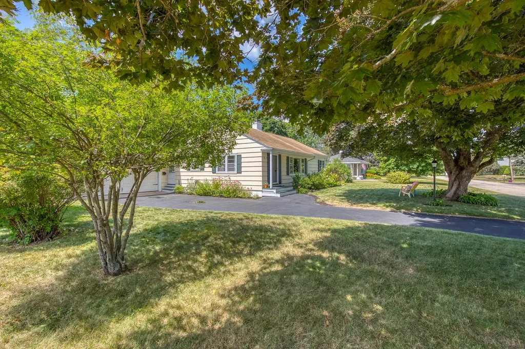 7 Park Lane Gorham ME 04038