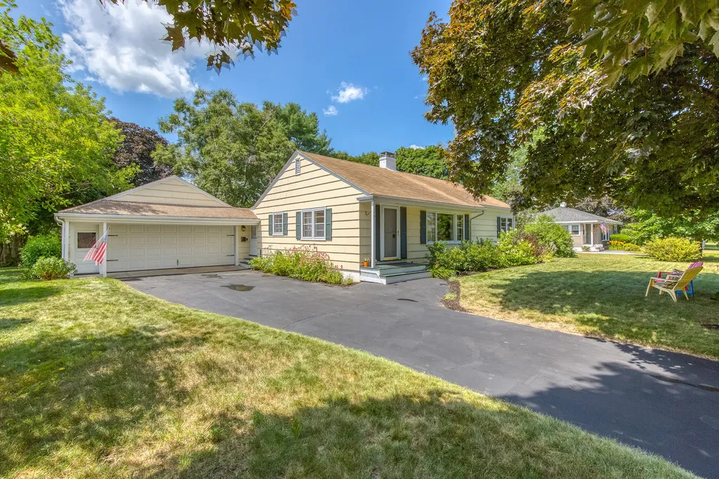 7 Park Lane Gorham ME 04038
