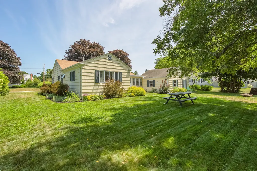 7 Park Lane Gorham ME 04038