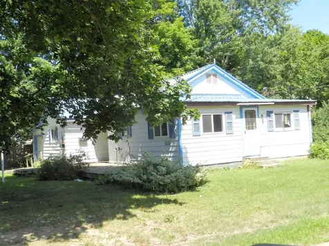 18 Elm Street Newport ME 04953