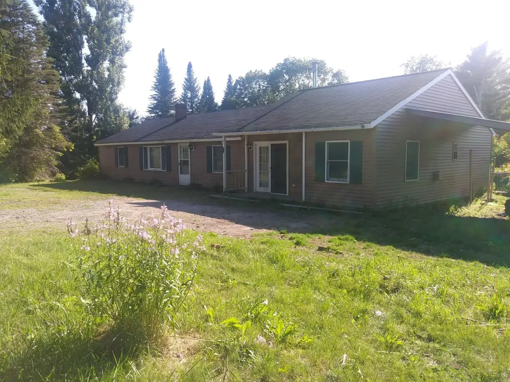 733 Middle Road Skowhegan ME 04976