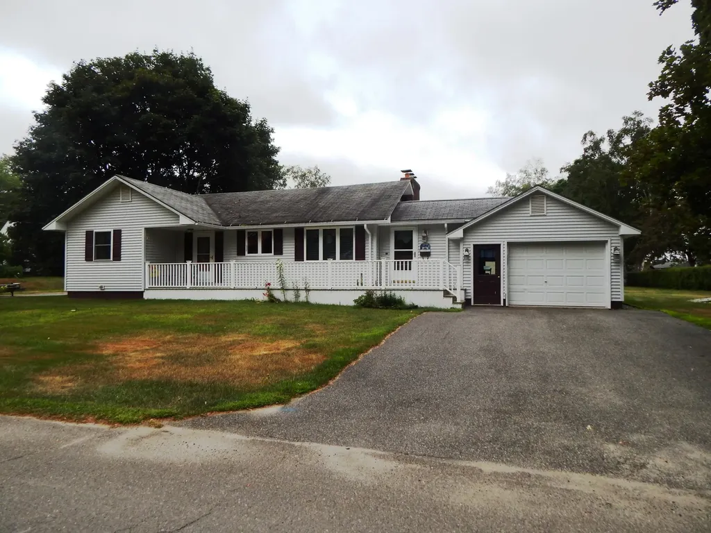 46 Massachusetts Avenue Millinocket ME 04462