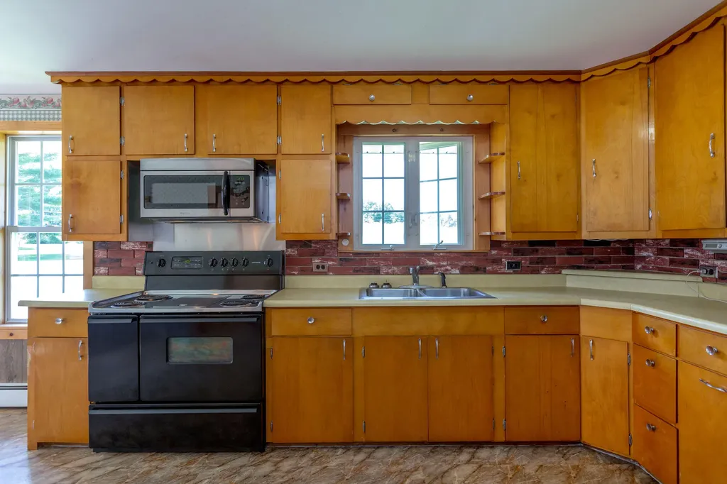 4 Half Penny Lane Wiscasset ME 04578