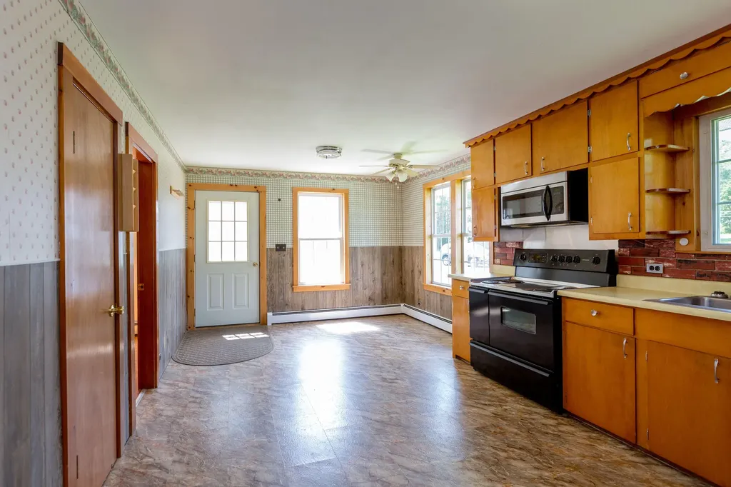 4 Half Penny Lane Wiscasset ME 04578