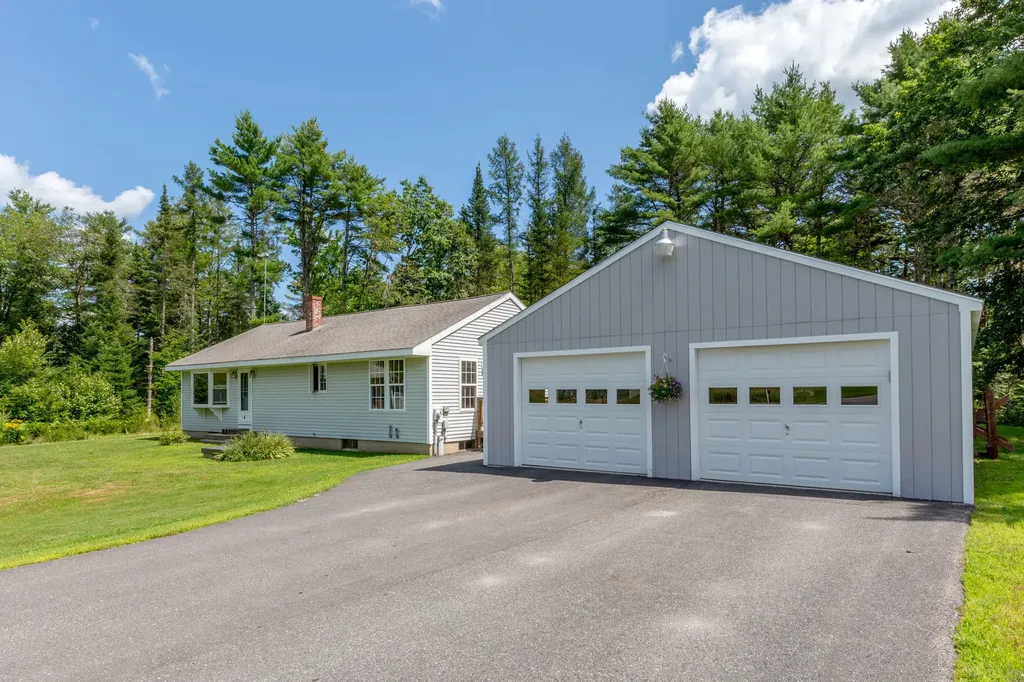 4 Half Penny Lane Wiscasset ME 04578