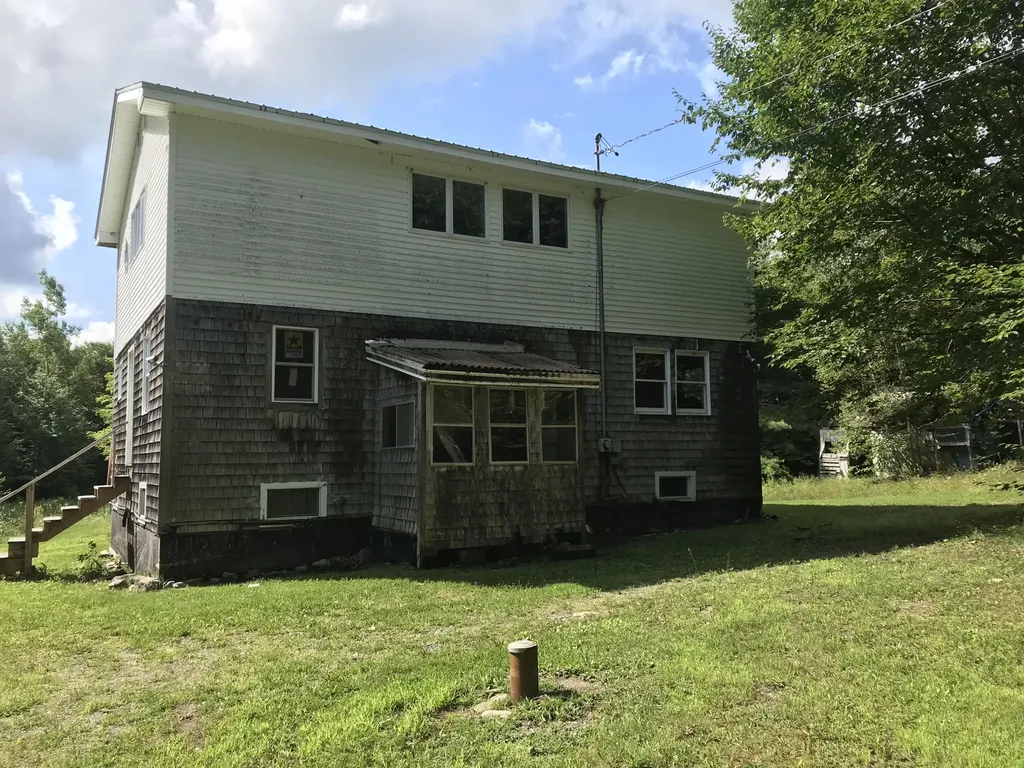 891 Lee Road Lincoln ME 04457