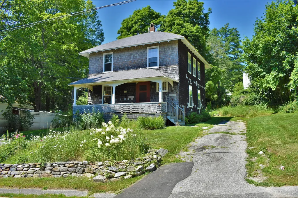 18 Summer Street Wiscasset ME 04578