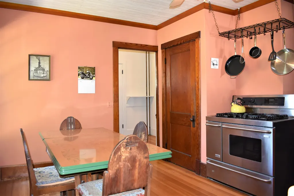 18 Summer Street Wiscasset ME 04578