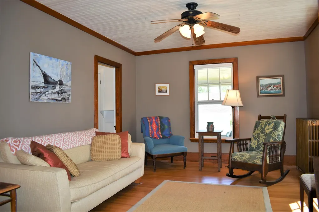 18 Summer Street Wiscasset ME 04578