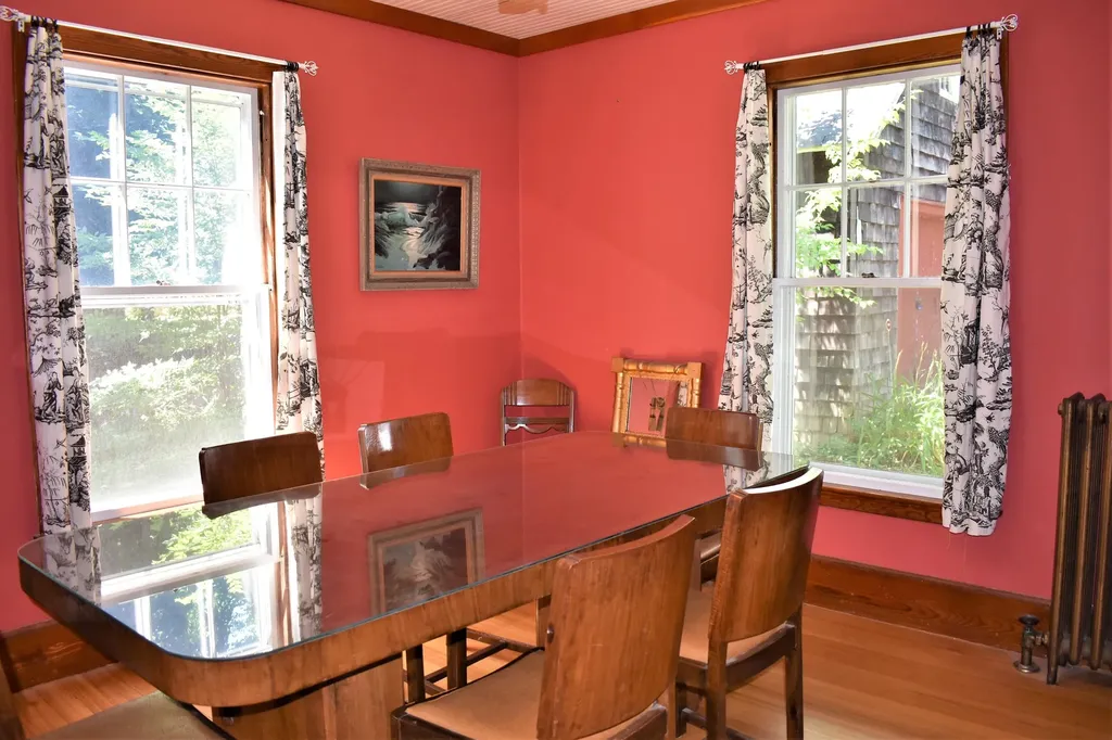18 Summer Street Wiscasset ME 04578