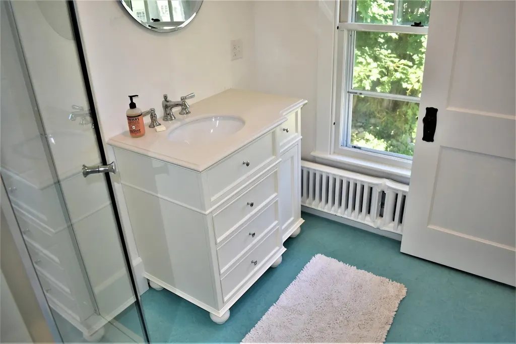 18 Summer Street Wiscasset ME 04578