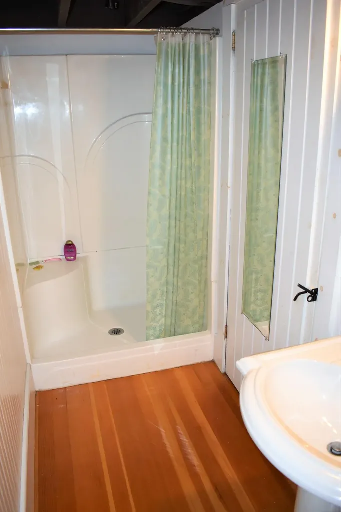 18 Summer Street Wiscasset ME 04578