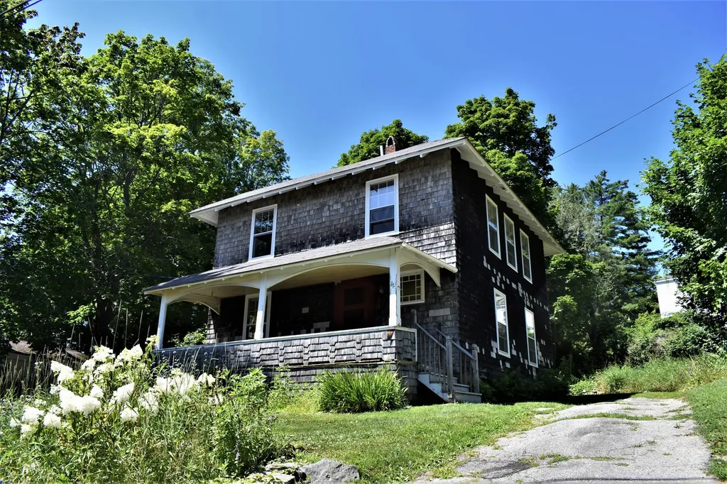 18 Summer Street Wiscasset ME 04578