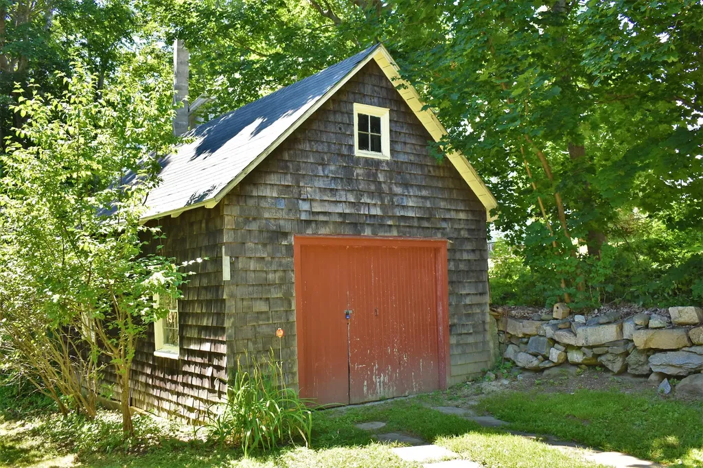 18 Summer Street Wiscasset ME 04578