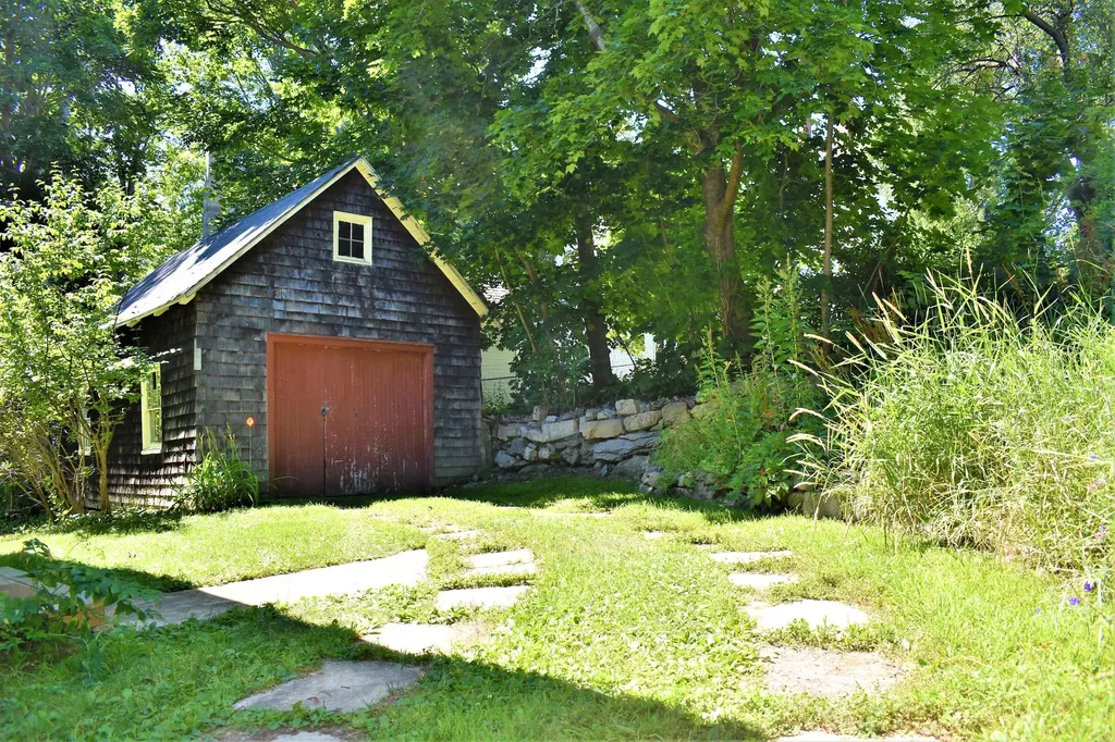 18 Summer Street Wiscasset ME 04578
