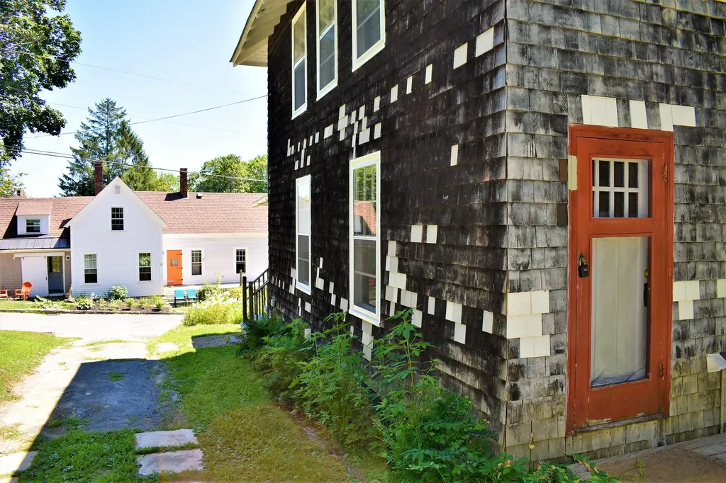 18 Summer Street Wiscasset ME 04578
