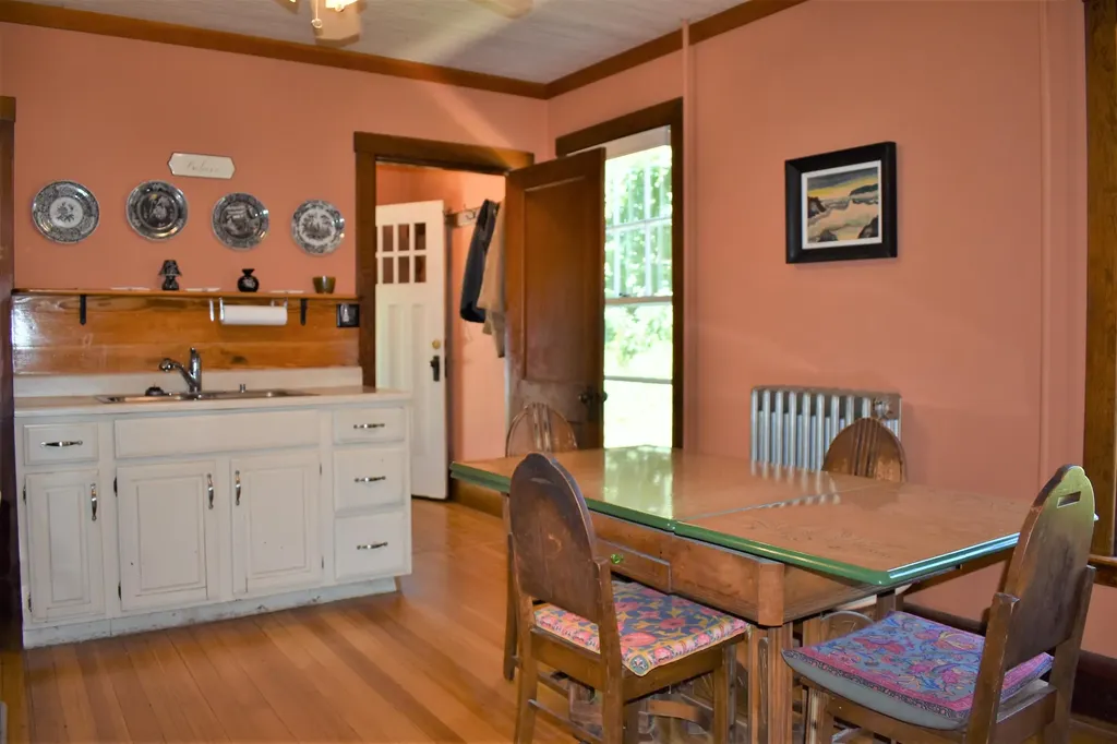 18 Summer Street Wiscasset ME 04578