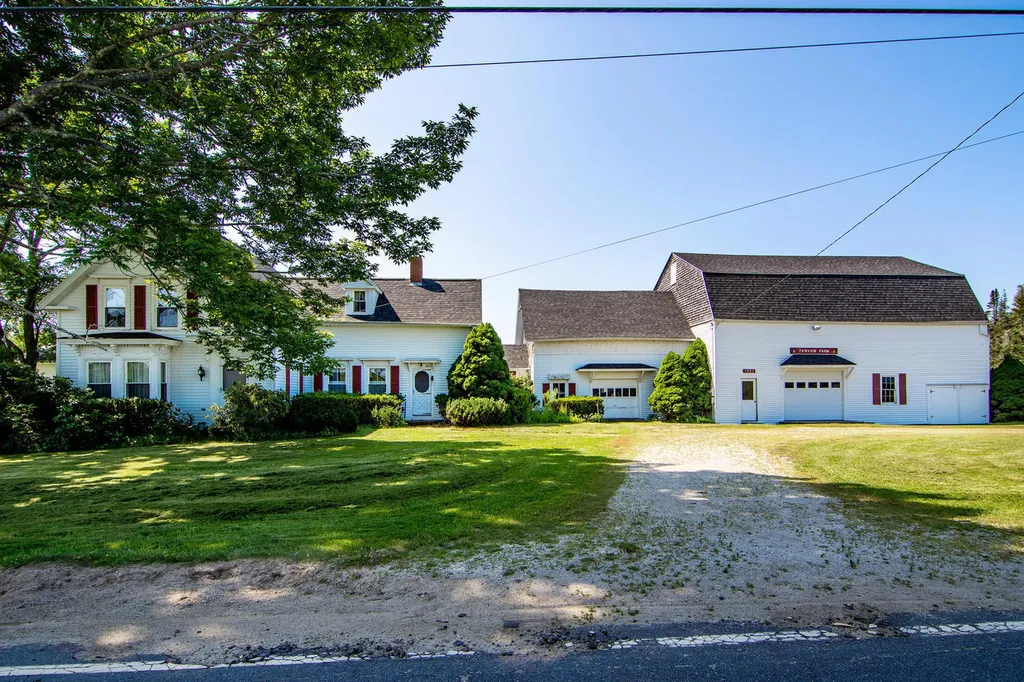 1863 Coastal Road Brooksville ME 04617