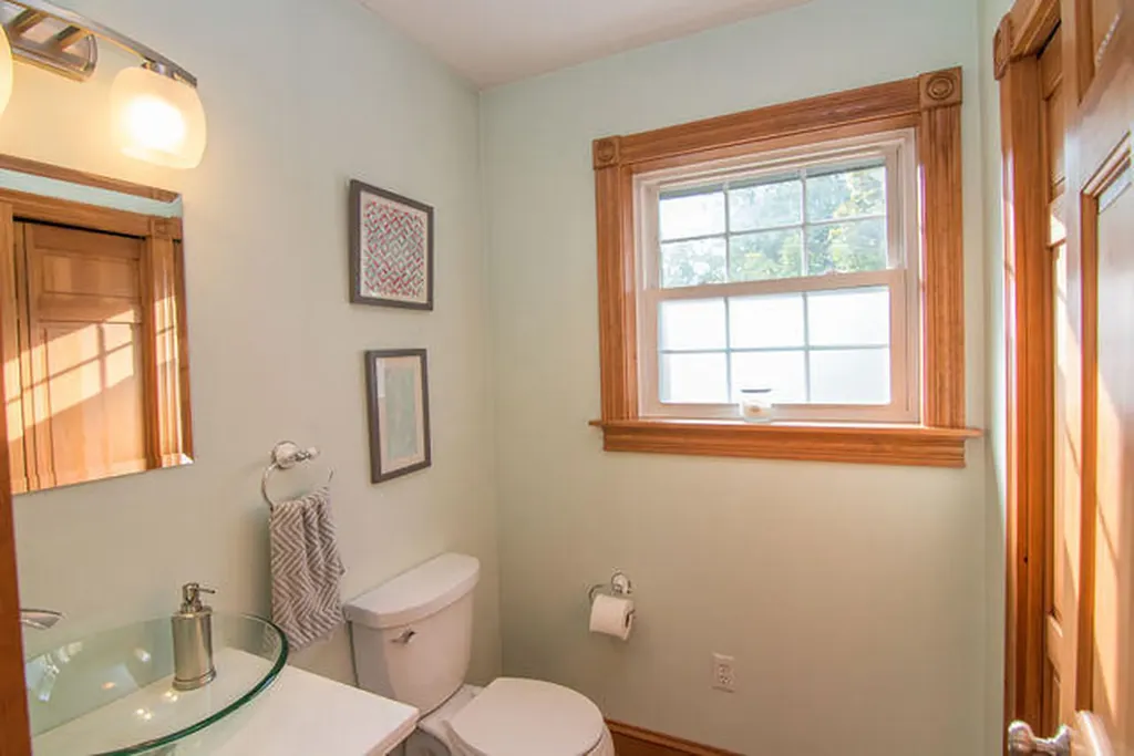 21 Horseshoe Lane Hampden ME 04444