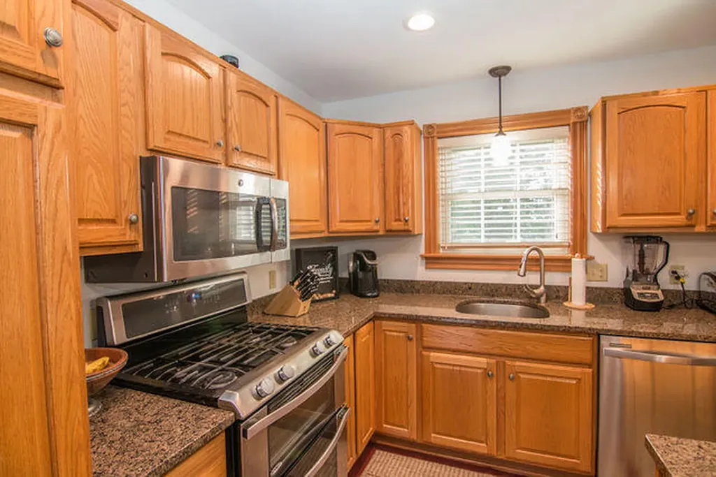 21 Horseshoe Lane Hampden ME 04444