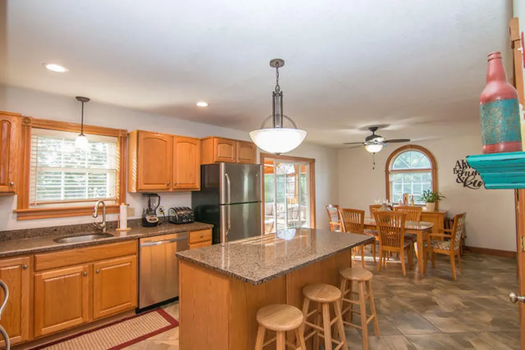 21 Horseshoe Lane Hampden ME 04444