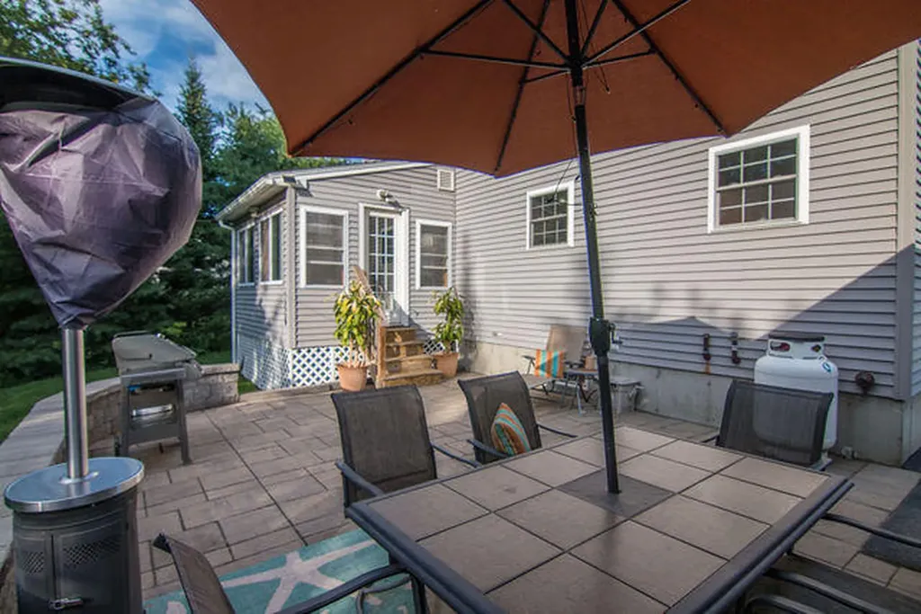 21 Horseshoe Lane Hampden ME 04444