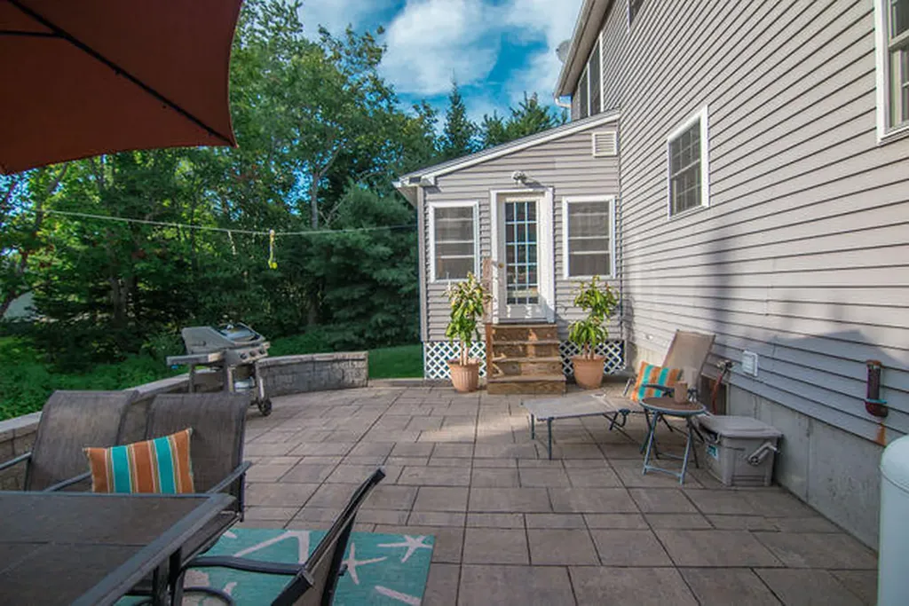 21 Horseshoe Lane Hampden ME 04444