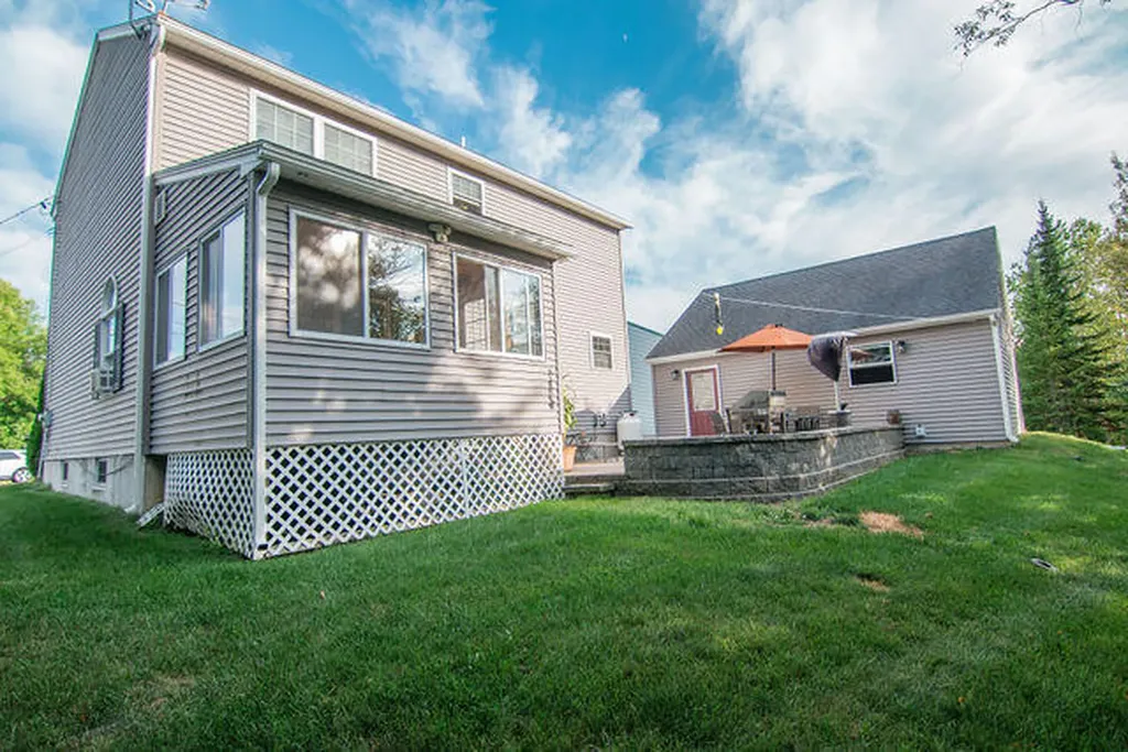 21 Horseshoe Lane Hampden ME 04444