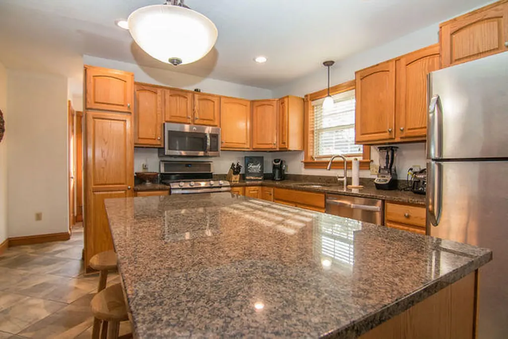 21 Horseshoe Lane Hampden ME 04444