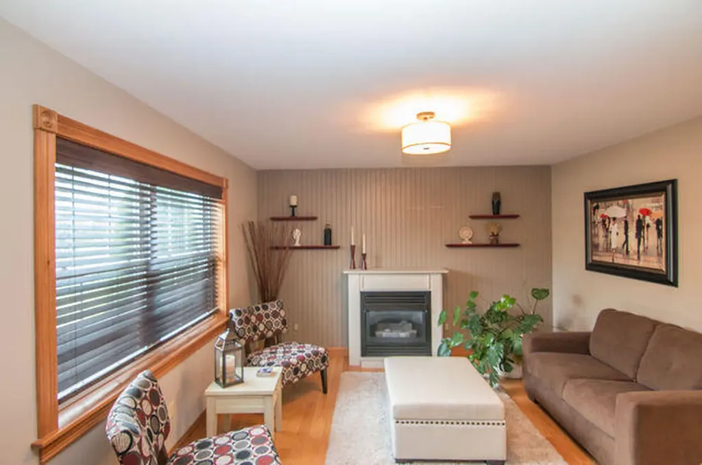 21 Horseshoe Lane Hampden ME 04444