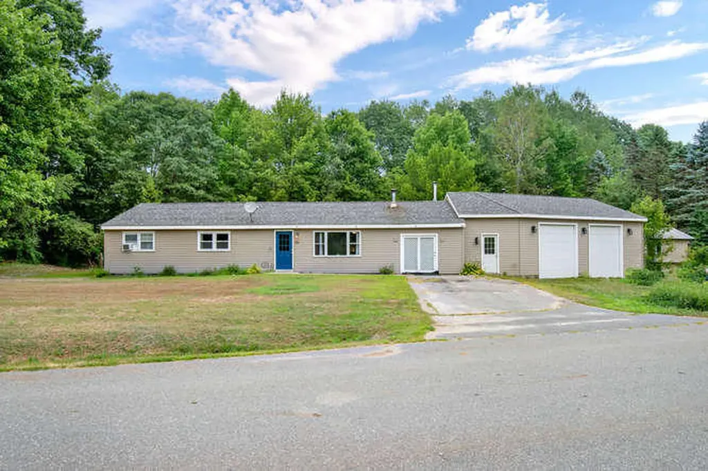 26 Daniel Street Gorham ME 04038