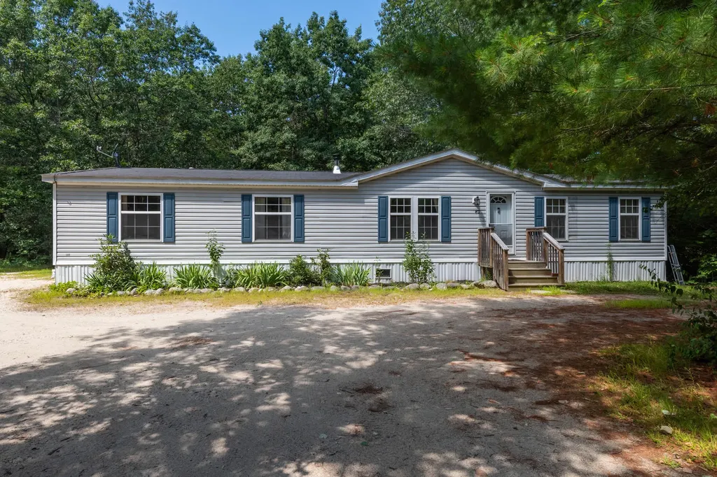 401 Shaker Road Gray ME 04039