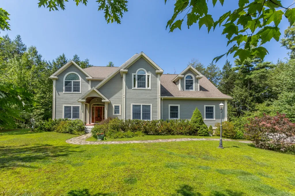 46 W Chops Point Road Bath ME 04530