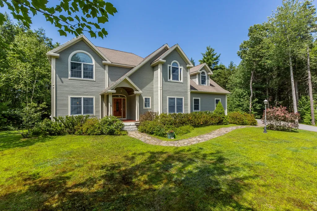 46 W Chops Point Road Bath ME 04530