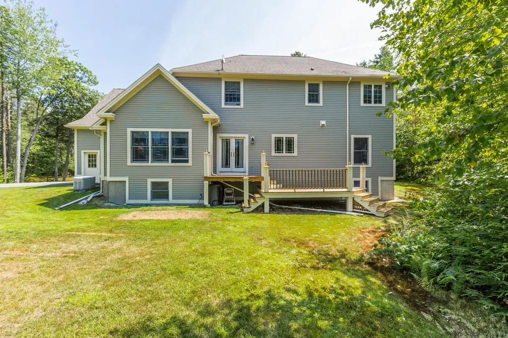 46 W Chops Point Road Bath ME 04530