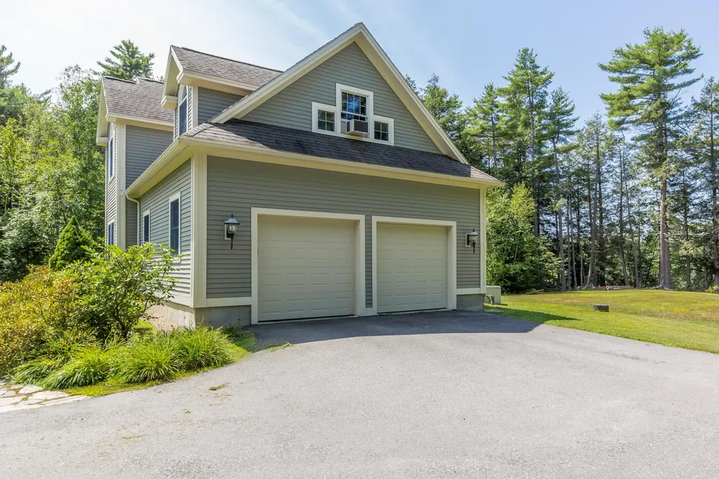 46 W Chops Point Road Bath ME 04530