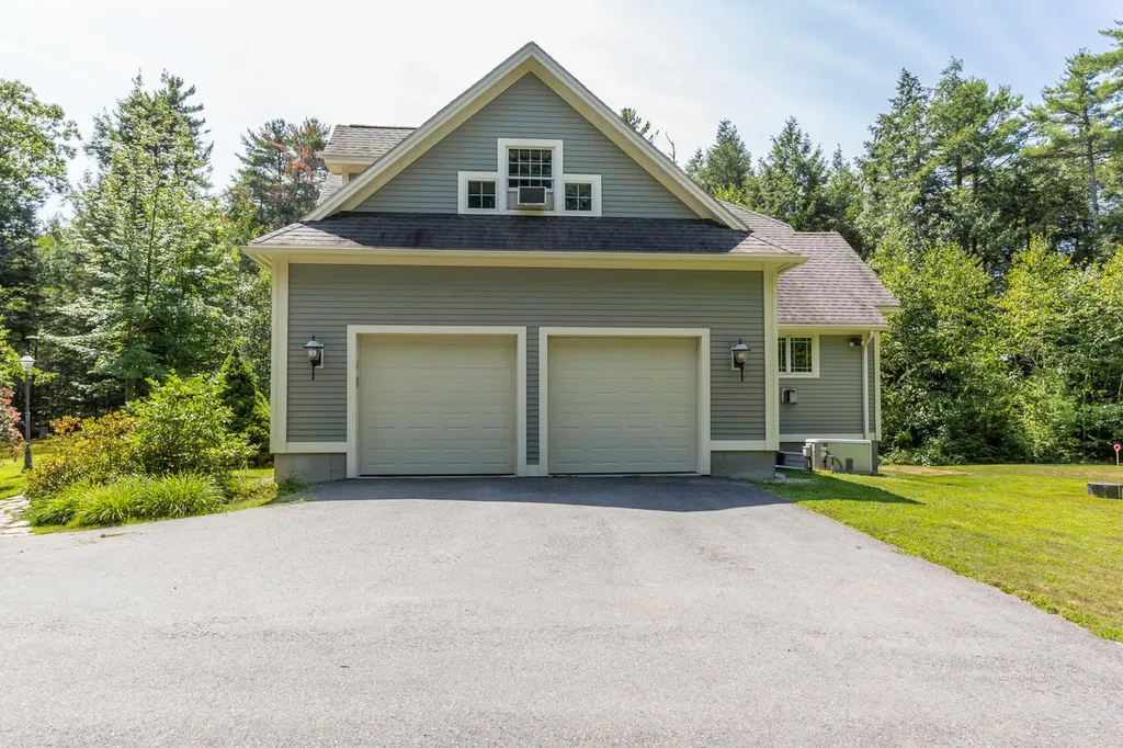 46 W Chops Point Road Bath ME 04530