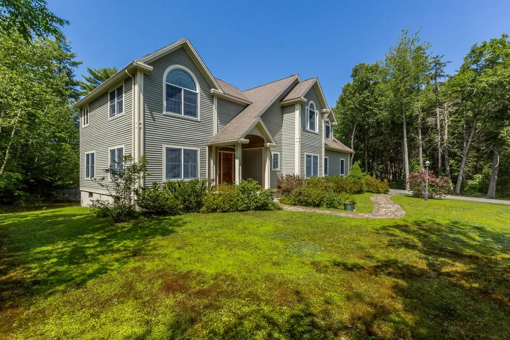 46 W Chops Point Road Bath ME 04530