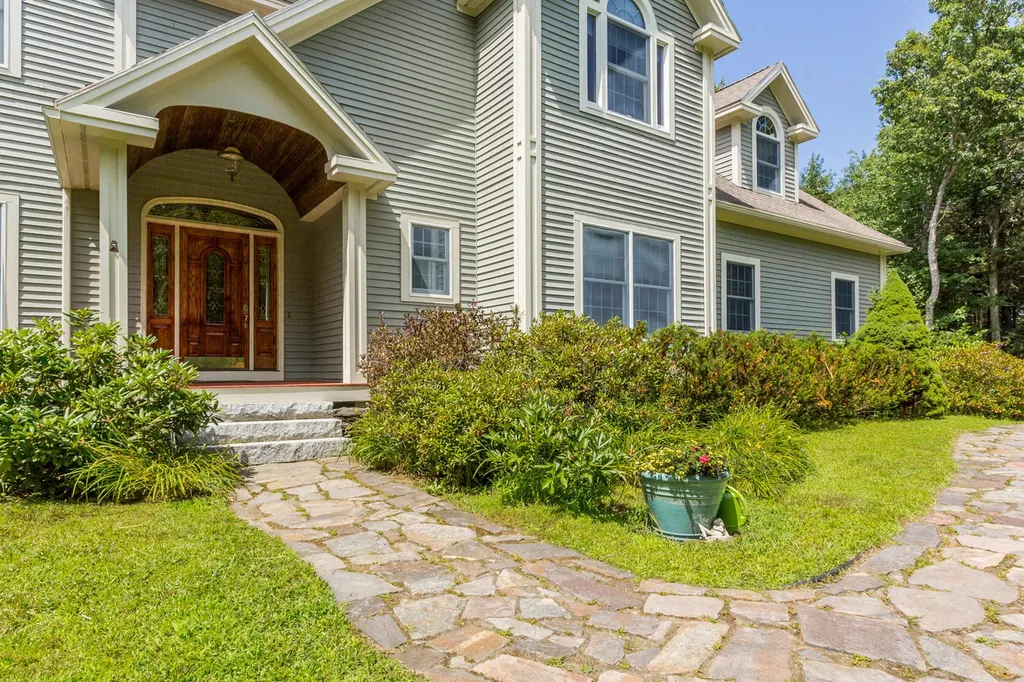 46 W Chops Point Road Bath ME 04530