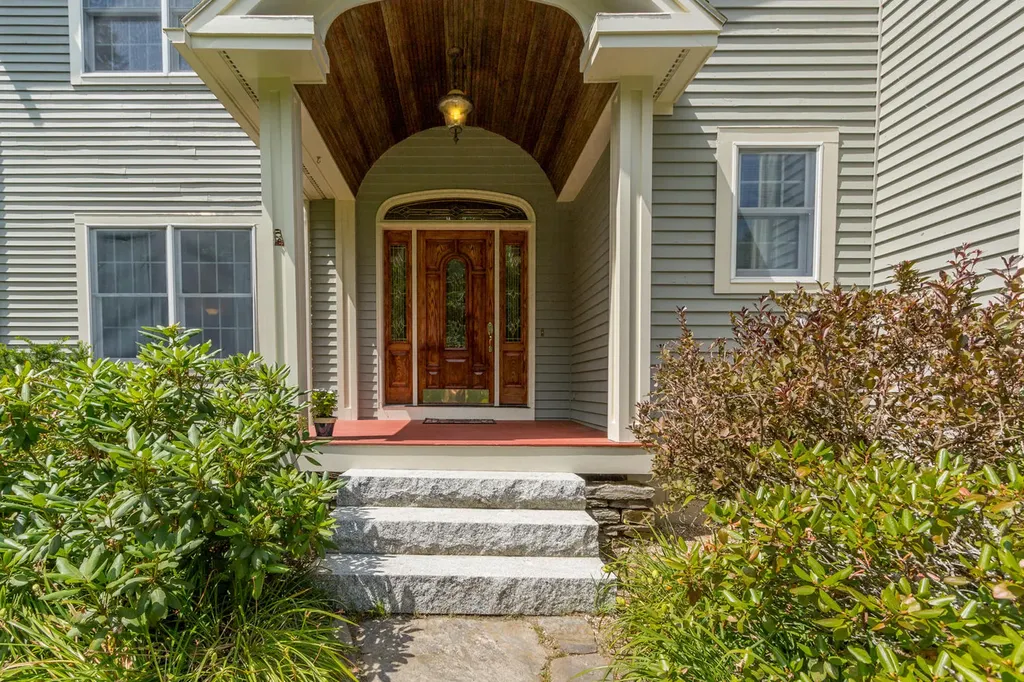 46 W Chops Point Road Bath ME 04530