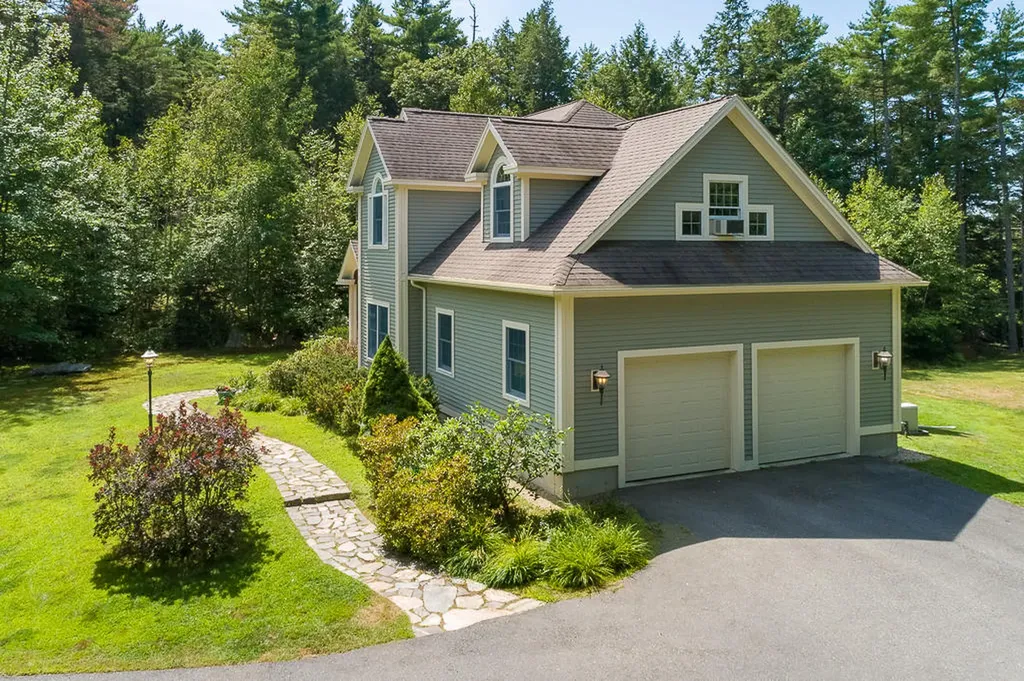 46 W Chops Point Road Bath ME 04530