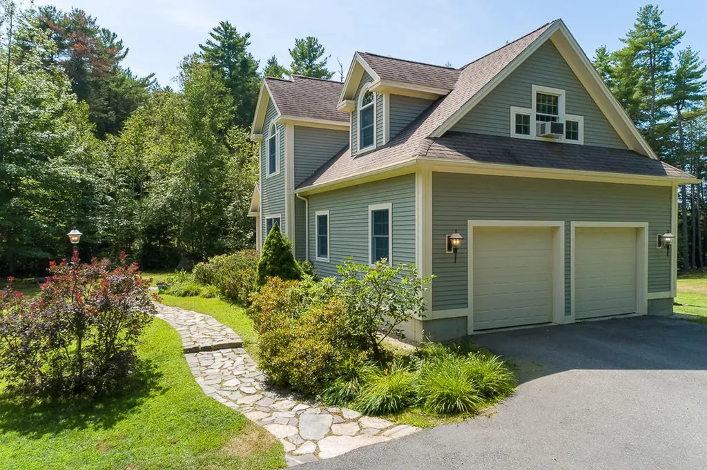 46 W Chops Point Road Bath ME 04530