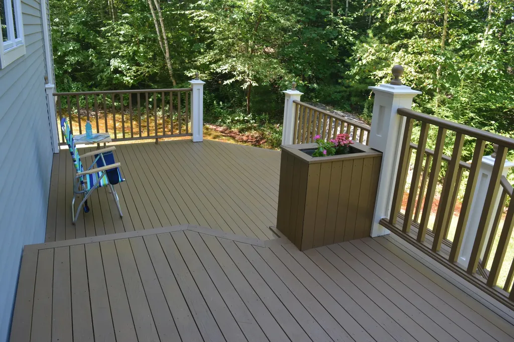 46 W Chops Point Road Bath ME 04530