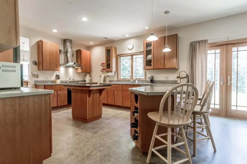 46 W Chops Point Road Bath ME 04530